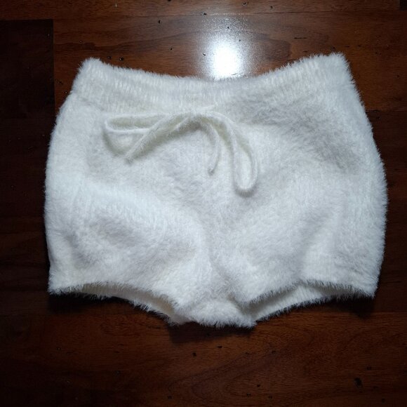 La Senza fuzzy sleep shorts size S - Picture 1 of 3